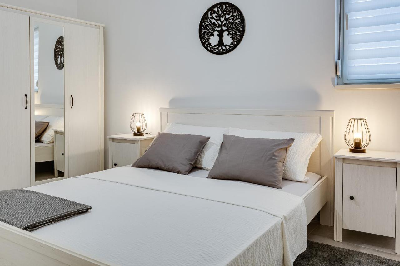 Apartments Juraj Петрчане Екстер'єр фото