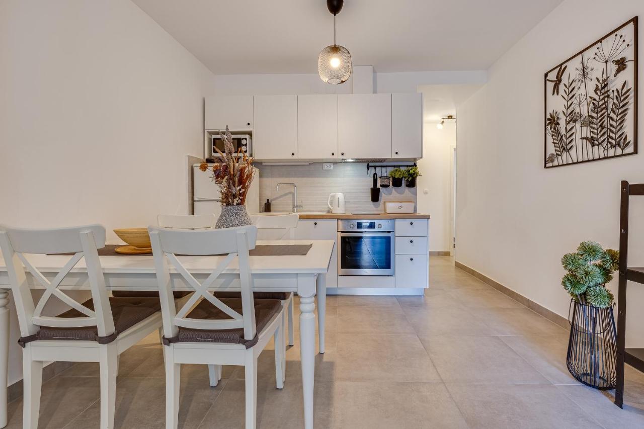 Apartments Juraj Петрчане Екстер'єр фото