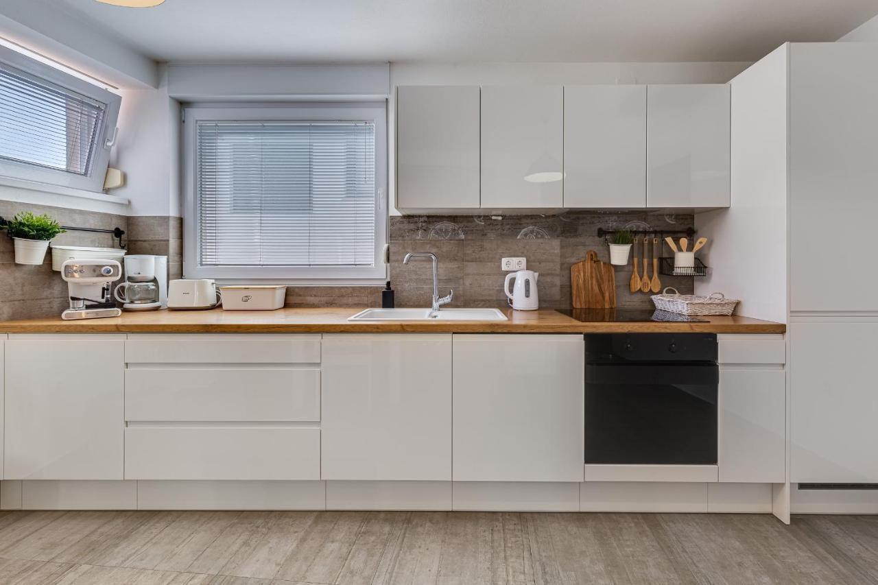 Apartments Juraj Петрчане Екстер'єр фото