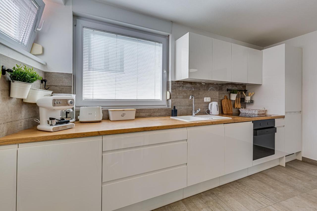 Apartments Juraj Петрчане Екстер'єр фото